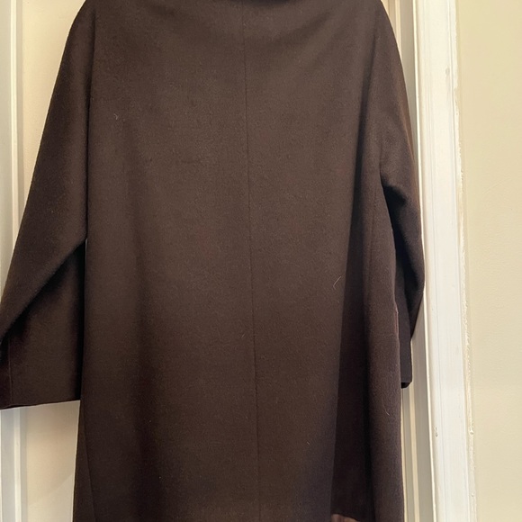 Vintage EUC dark brown coat with rosette buttons and bows. Like new! - Picture 5 of 9